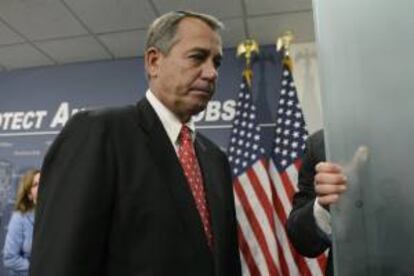El jefe de la mayoría republicana en la cámara baja, John Boehner, de Ohio, afirmó la semana pasada que dejaba en manos del Senado la elaboración de una fórmula que evite un "precipicio fiscal". EFE/Archivo