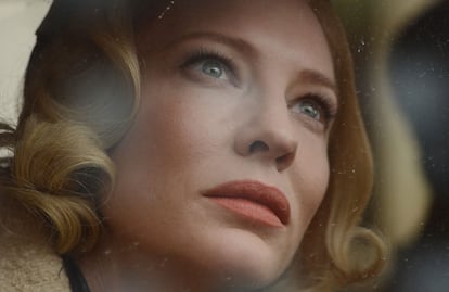 Sus ojos no son grandes pero sí de un color impresionante, casi transparente. No hay duda: la mirada de Cate Blanchett roba planos a todo lo que se le ponga por delante.