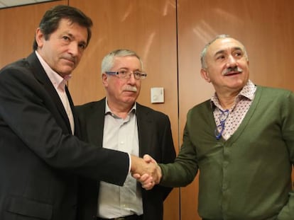 Javier Fern&aacute;ndez, con Ignacio Fern&eacute;ndez Toxo y Pepe &Aacute;lvarez