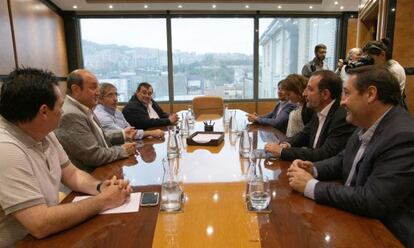 Reuni&oacute;n de las dos delegaciones del PNV y de UDC