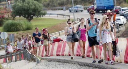 Asistentes al FIB se encaminan hacia Benicasim.