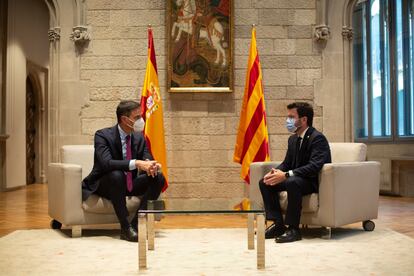 Sánchez and Aragonès at the Catalan government headquarters, the Palau de la Generalitat.
