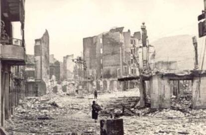 Gernika, tras el bombardeo de abril de 1937.