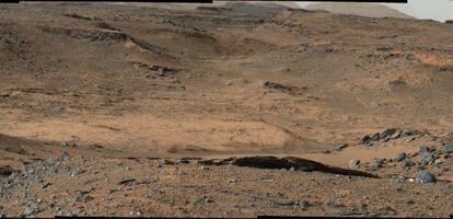 Las estribaciones del monte Sharp, en el centro del cr&aacute;ter Gale, que va a investigar el robot `Curiosity&acute; en Marte.
 