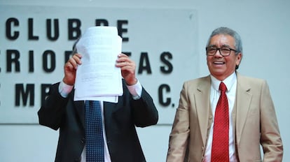 Los abogados de 'El Chapo', durante la conferencia de prensa este viernes.