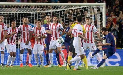 Messi, en la falta que convirtió en gol.