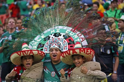 Os torcedores mexicanos no Recife.