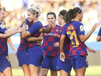 Las jugadoras del Barça celebran un gol ante el Tacón.