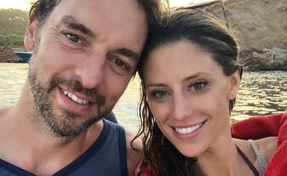 Pau Gasol y Catherine McDonnell en Baleares, en una foto de su cuenta de Instagram.