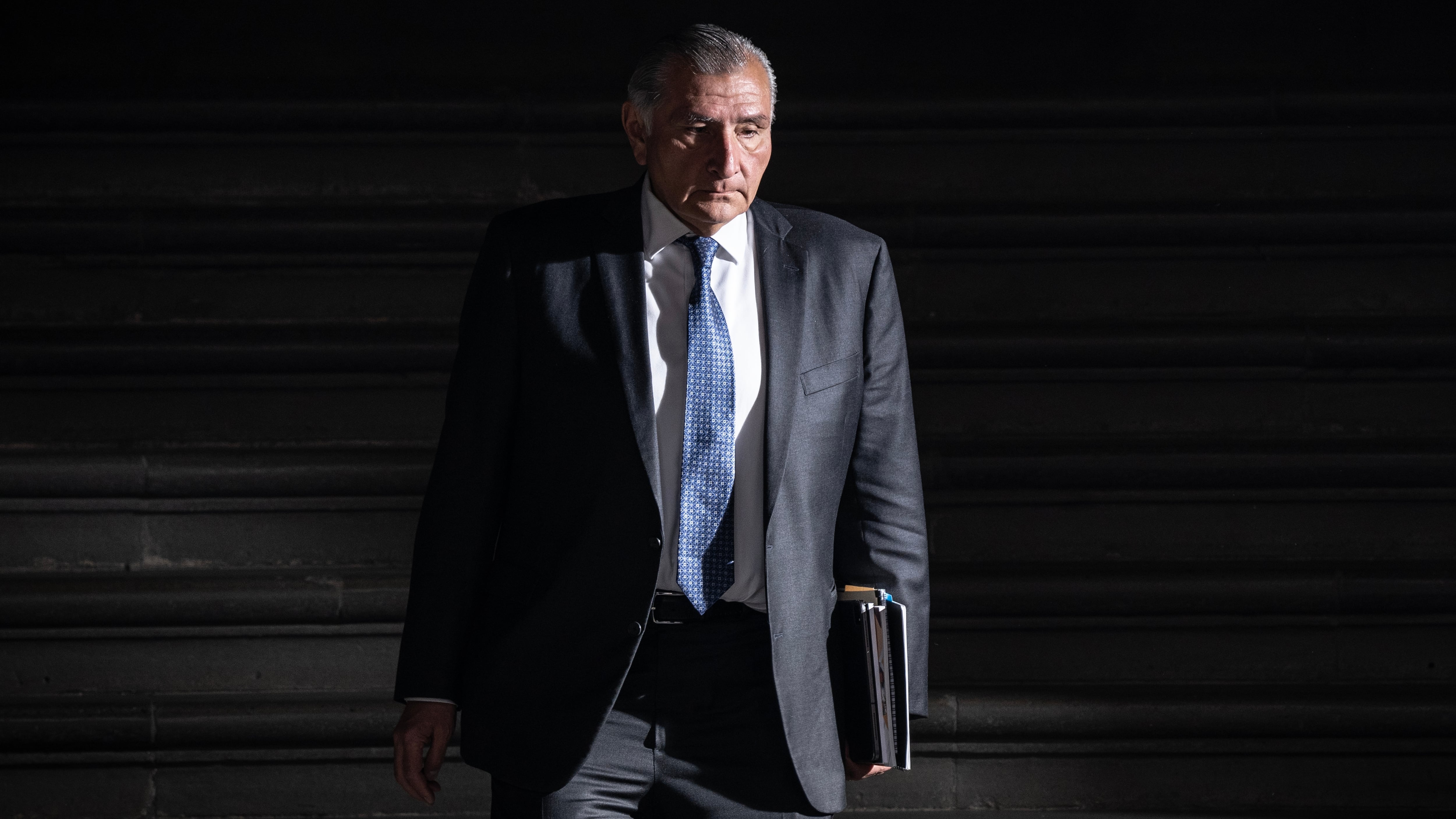 El secretario de gobernación, Adán Augusto López, durante el mensaje a medios al termino de la Cumbre de América del Norte, en el Palacio Nacional de Ciudad de México el día 10 de enero de 2023.