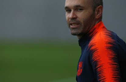 Andrés Iniesta durante un entrenamiento del Barcelona, el pasado 16 de abril.