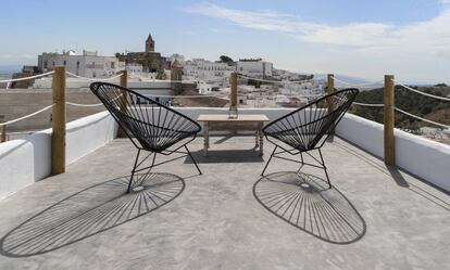 Terraza de La Fonda Antigua, en Vejer (Cádiz).