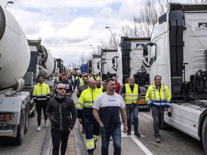 Protesta de camioneros en el polígono Los Gavilanes de Getafe, el 22 de marzo de 2022.