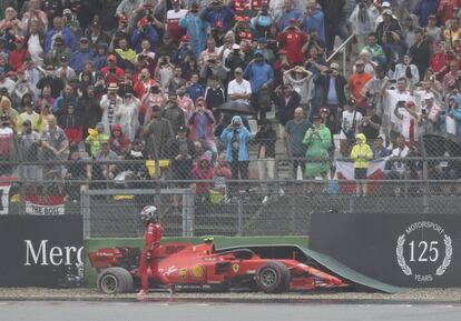 El piloto de la escudería ferrari Charles Leclerc abandona la carrera tras salirse en una curva del circuito de Hockenheimring.