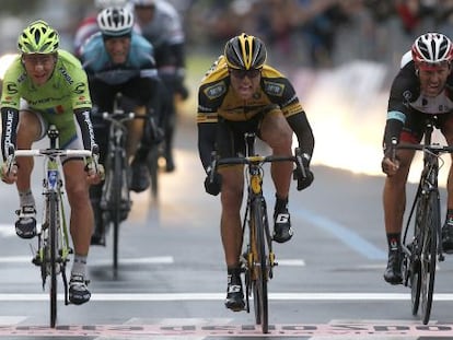 Ciolek se impone al sprint a Cancellara y Sagan 