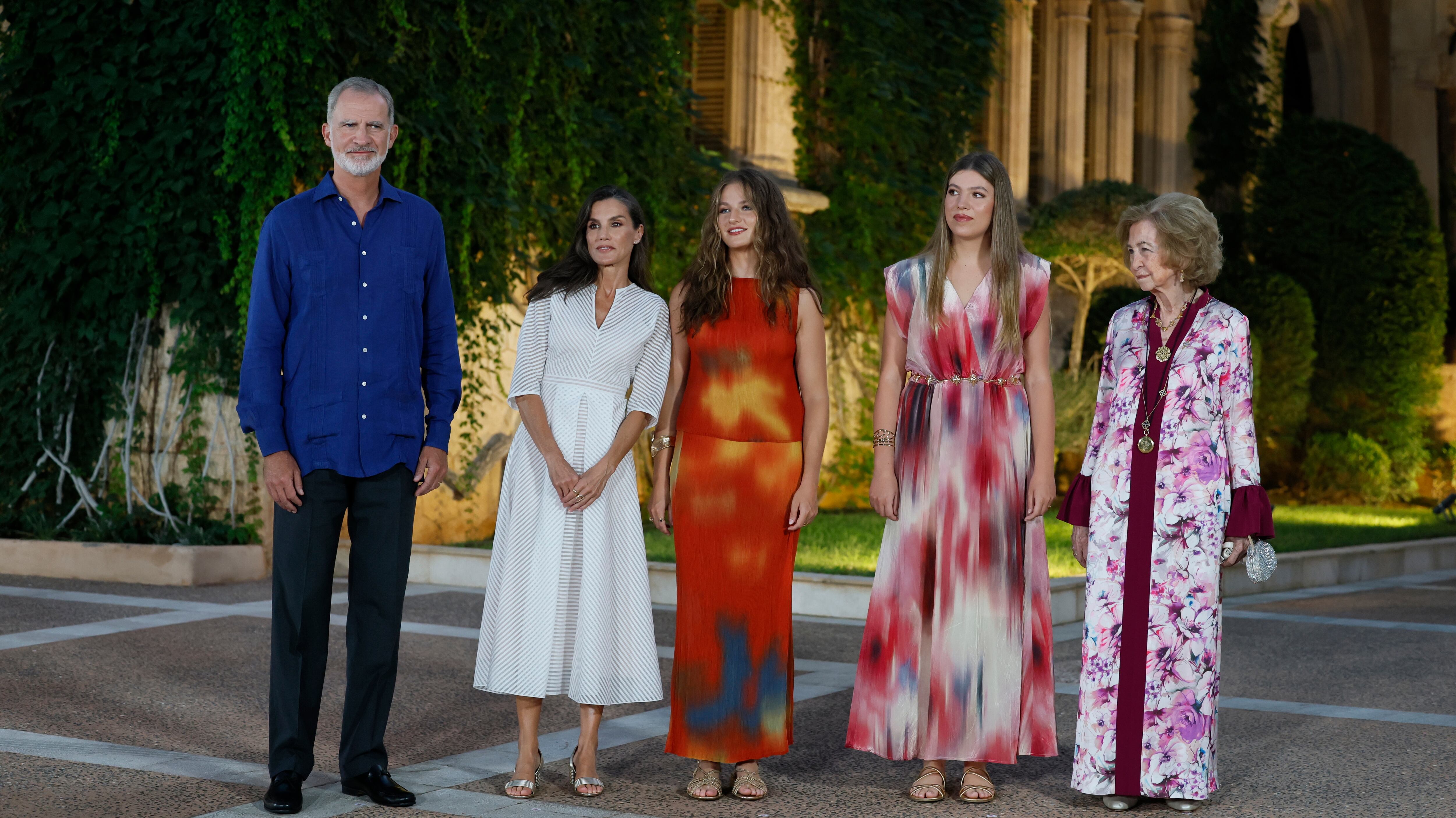 La Familia Real al completo se viste de verano para recibir a la sociedad balear en Marivent
