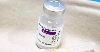 Vial de la vacuna de AstraZeneca.