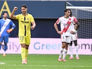 El delantero del Villarreal Ayoze Pérez celebra el cuarto gol de su equipo ante el Rayo.