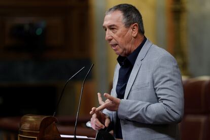 El portavoz parlamentario de Compromís, Joan Valdoví, interviene durante una sesión del Congreso de los Diputados, que el pasado jueves aprobó una iniciativa pidiendo al Gobierno español que presente antes de que acabe 2021 un borrador del nuevo modelo de financiación.