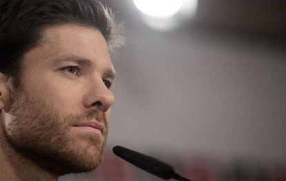 Xabi Alonso durante la rueda de prensa de su renovación.