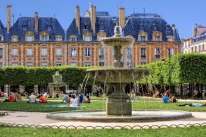 Plaza de los Vosgos, en París.