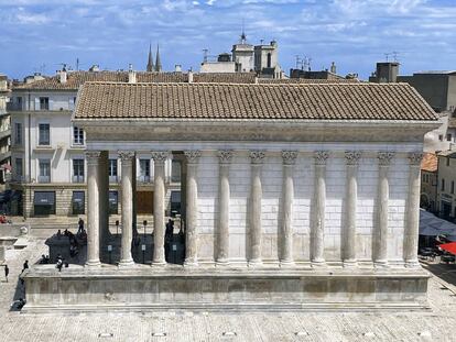 La Maison Carrée fotografiada por Sergi Reboredo desde el museo Carré d’Art, en Nimes (Francia).