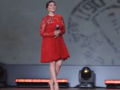 Alina Kabáyeva durante una competición de gimnasia que llevan su nombre.