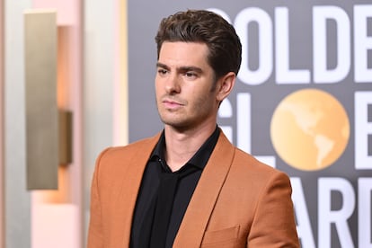 Andrew Garfield at the 2023 Golden Globes ceremony, held in Beverly Hills, California.