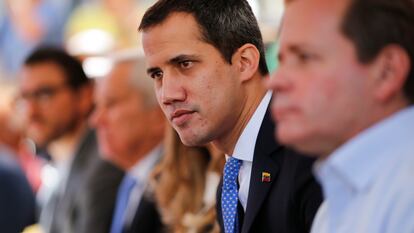 Juan Guaidó se reúne com representantes sindicais em Caracas, em fevereiro passado.