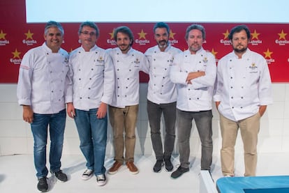 De izquierda a derecha: los cocineros Nandu Jubany, Andoni Luis Aduriz, Kiko Martins, Henrique Sá Pessoa, Albert Adriá y Joao Rodrigues.