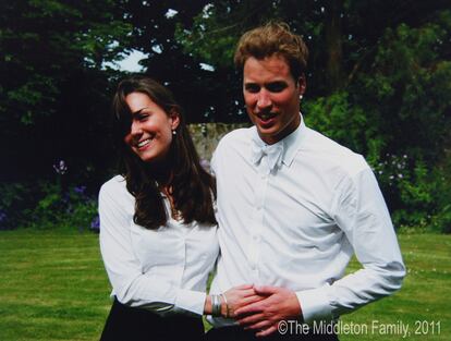 La pareja se conoció en 2001, aunque, al parecer, no comenzó su relación hasta 2003, hace casi ocho años. Sin embargo, cortaron su romance durante unos meses a principios de 2007. En la fotografía, una imagen de la graduación de los novios, el 23 de junio de 2005, tras la que asistieron a un almuerzo de celebración junto a las dos familias.