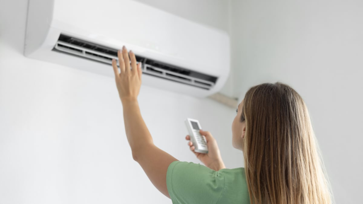 La solución para quienes no soportan el aire acondicionado apuntando directamente al sofá o la cama