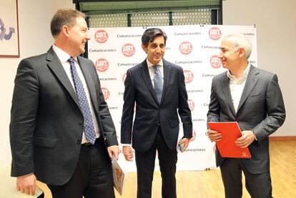 Laurent Paillassot, Jos&eacute; Mar&iacute;a &Aacute;lvarez-Pallete y Antonio Coimbra, en unas jornadas de UGT.