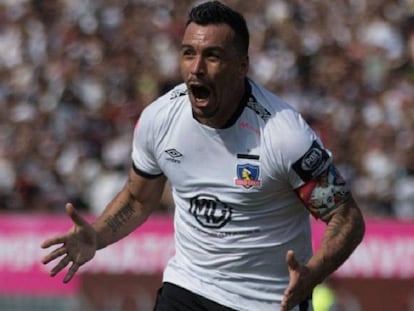 Esteban Paredes celebra su récord de goles en el 3-2 de este sábado pasado ante Universidad de Chile.