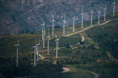 Vista del parque eólico visto desde As Paxareiras (Mazaricos).