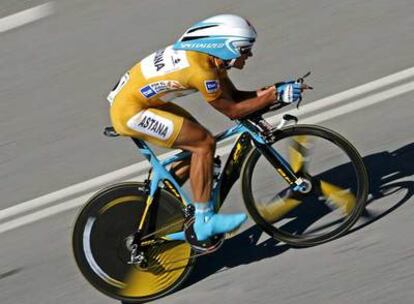 Vinokurov, en 2006 en una etapa de la Vuelta a España.