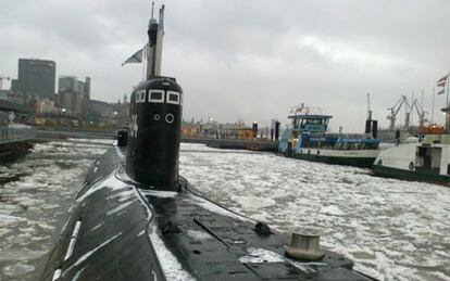 El B-515 en el puerto de Hamburgo.