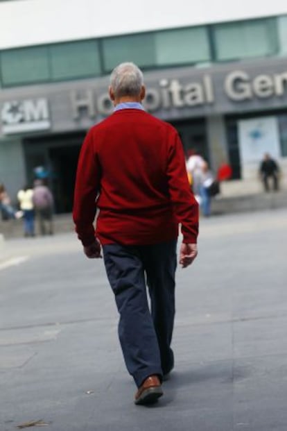 M. González, paciente del hospital del La Paz (Madrid), está a la espera de recibir un fármaco contra el cáncer de próstata