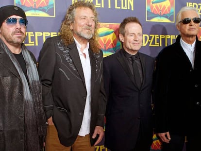 Robert Plant, segundo por la izquierda, junto al resto de Led Zeppelin en 2012.