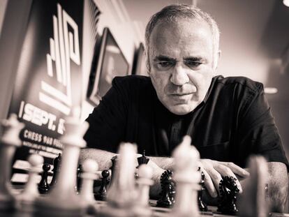 Gari Kaspárov, hace un año durante el torneo 9XL (ajedrez 960) en el Club de Ajedrez de San Luis (Misuri, EEUU).