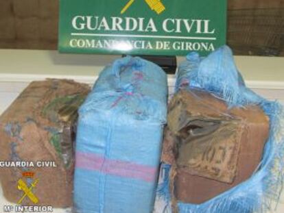 Una huida en coche que acaba con 120 kilos de hachís y sin detenidos