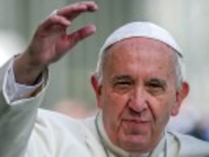 El Papa Francisco defiende en su exhortación apostólica la educación sexual y critica el efecto de la tecnología en las parejas