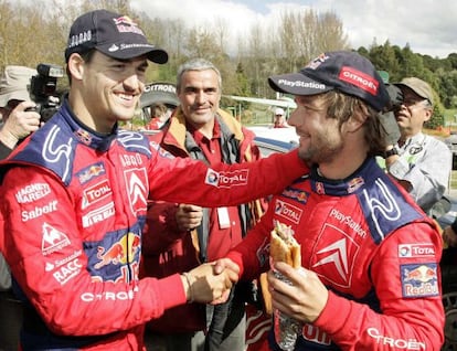 Dani Sordo, a la izquierda, junto a Sebastian Loeb