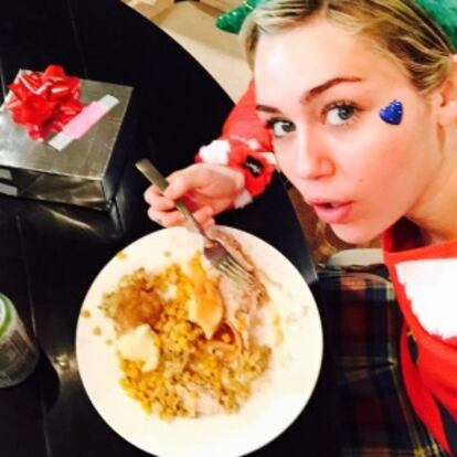 Miley Cyrus, en la foto que publicó en su perfil de Instagram en Nochebuena.