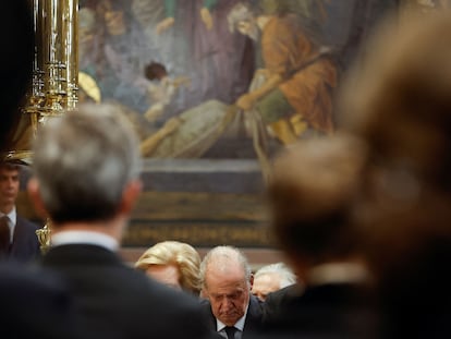 El rey emérito Juan Carlos I, en el funeral de Constantino II de Grecia en la catedral metropolitana de Atenas el 16 de enero.