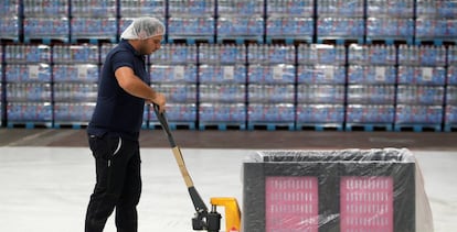 Trabajador en un almacén