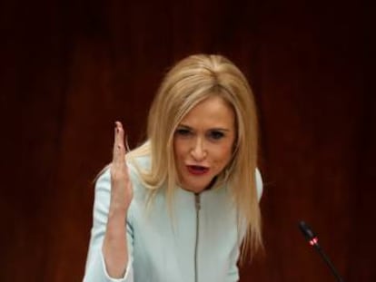 Cristina Cifuentes en un ple de l'Assemblea de Madrid, el 2018.