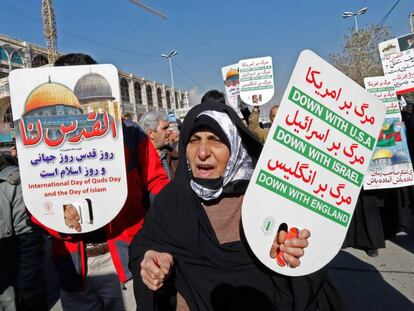 Iraníes protestan en Teherán este viernes contra la decisión de Trump de reconocer Jerusalén como capital de Israel.