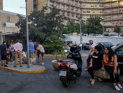 Entrada del servicio de Urgencias del Hospital Virgen del Rocío, el 23 de agosto, en pleno brote de listeriosis.