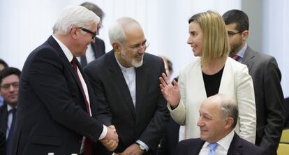 Los ministros de Exteriores iraní, alemán y francés con Federica Mogherini.